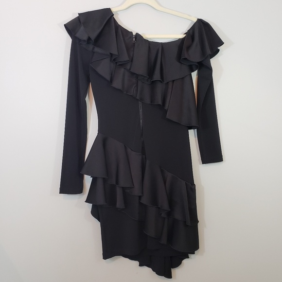 Alice + Olivia Izzy Ruffle One Shoulde… - Picture 5 of 7
